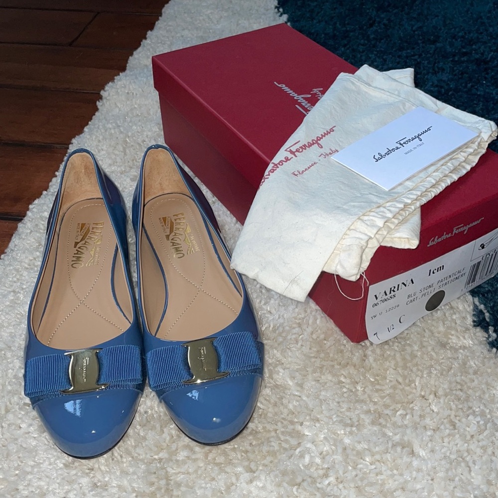 Salvatore Ferragamo NEW flats